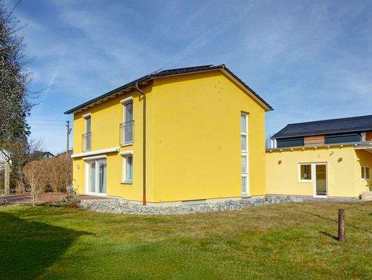 Haus- und Gartenansicht