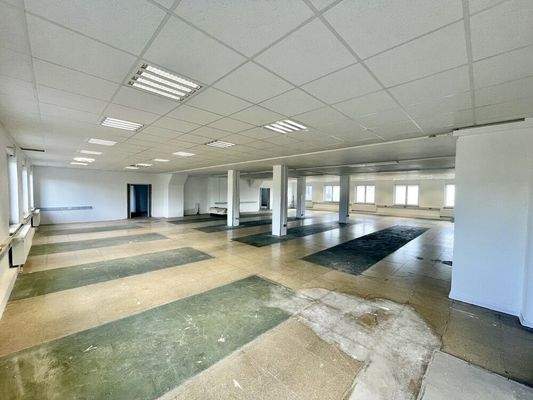 Lager-/Ausstellungsfläche