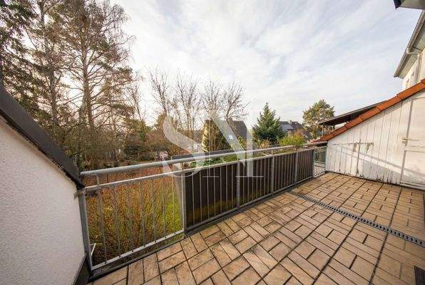 Balkon mit Aussicht ins Grüne