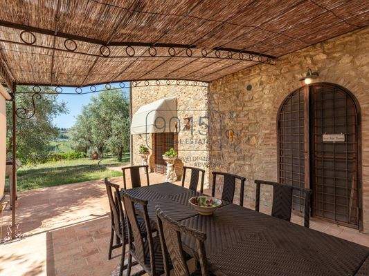 Exklusives toskanisches Landhaus mit Panoramablick auf die Türme von San Gimignano
