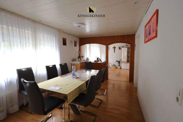 das Esszimmer über dem Gewerbeteil