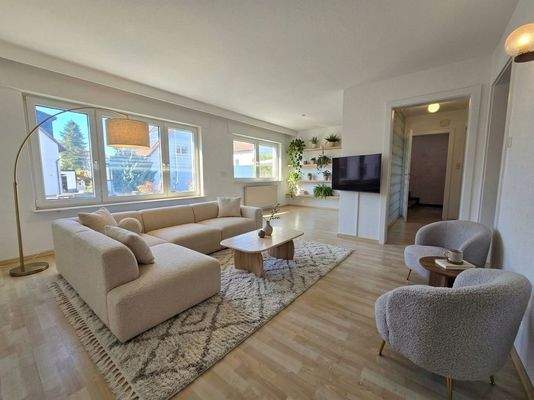 Wohnzimmer EG KI bearbeitet