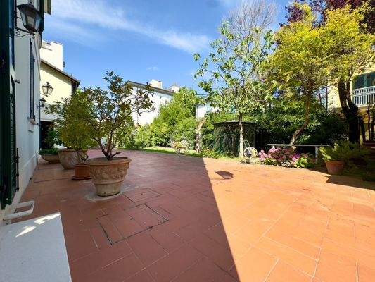 Äußere Pflasterung