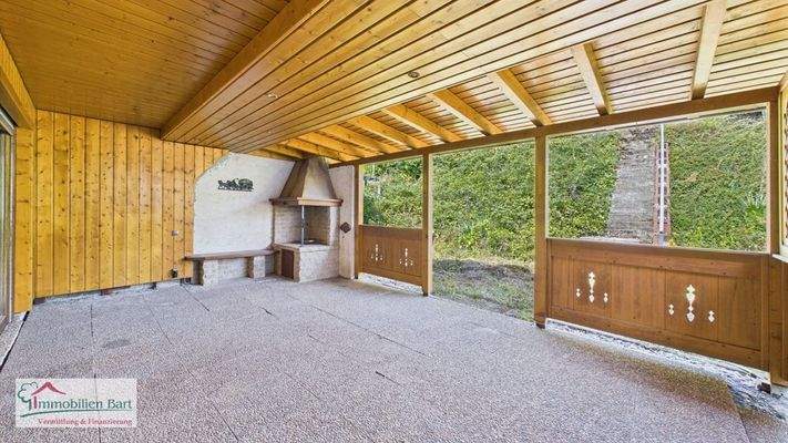 überdachte Terrasse