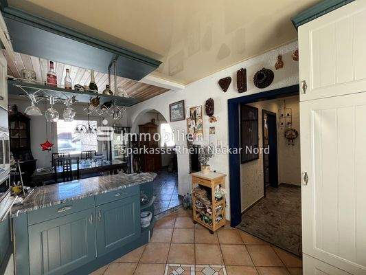 Küche mit Blick zum Flur