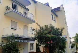 Kleine 4-Raum-Wohnung selling mit großem Balkon