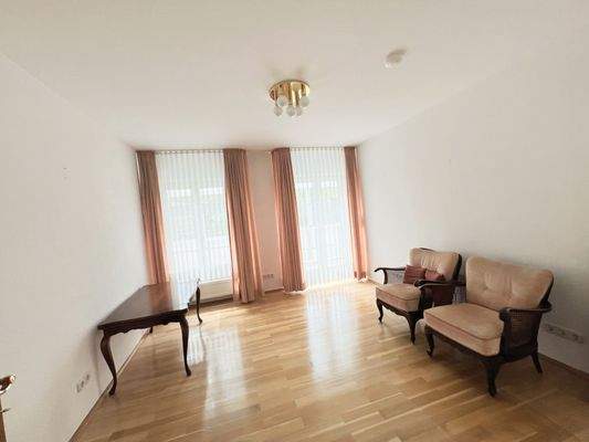 Haus-Lollar-Zimmer OG (1).JPEG