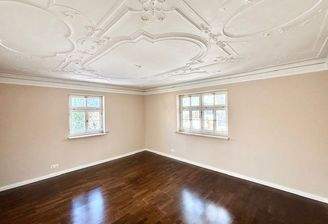 Raum 1: Stuck und Sprossenfenster