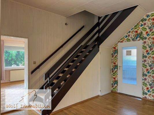 Treppe zur OG-Wohnung