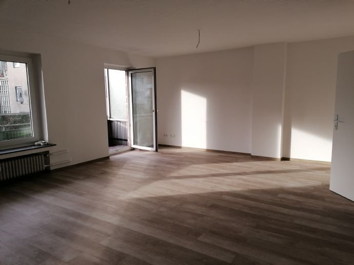 Große, modernisierte und renovierte Wohnung in Heppens sucht neue Bewohner!