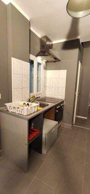 4. vollmöblierte Küche.jpg