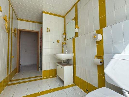 Badezimmer mit Dusche