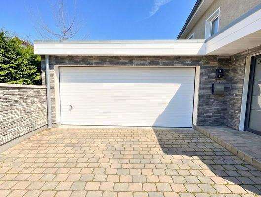 Doppelgarage inkl. elektr. Rolltor