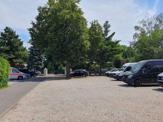 Stellfläche oder mögliches Baugrundstück 