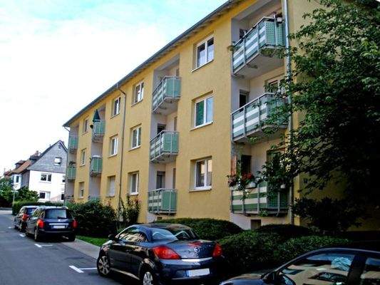 Weitere Ansicht Wohngebäude mit Balkonen