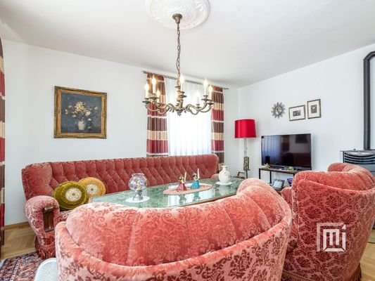 Wohnzimmer-Altbau-Obergeschoss.jpg