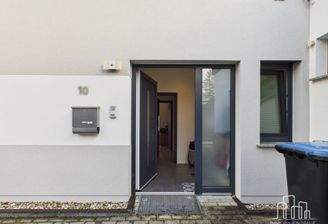 CAM02839G0-PR0330-STILL003