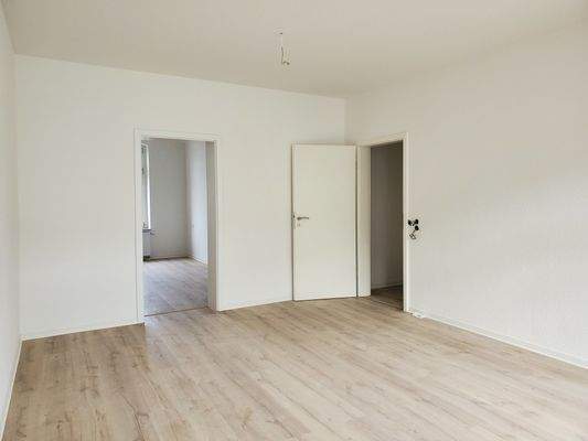 Wohnzimmer, Blick Arbeitszimmer.jpg