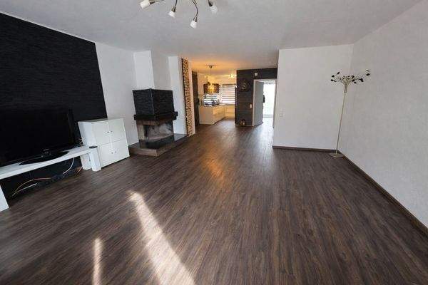 Blick aus dem Wohnzimmer Richtung Küche