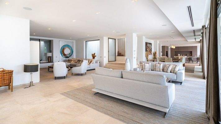 Villa in erster Meereslinie zum Verkauf in Cala Vinyes, Mallorca