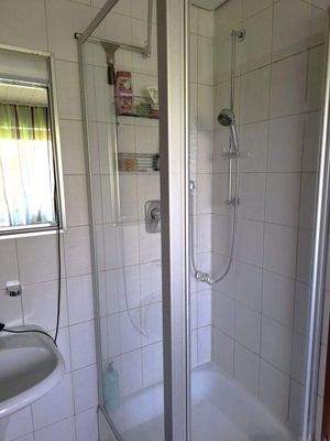 Dusche im Elternbad.jpg