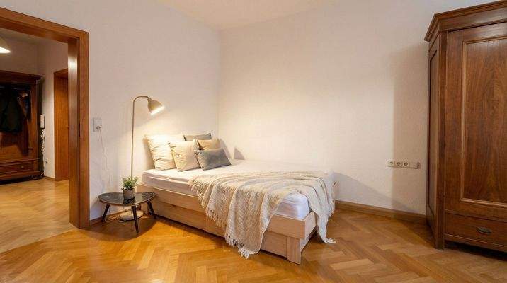 Zimmer 1 -Einrichtungsbeispiel