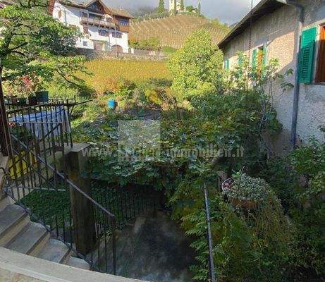 Tramin-Herrenhaus-Termeno-Alto-Adige-Südtirol-Altbau-hohe-Decken-Solai-alti-lusso-esclusivo-exklusiv