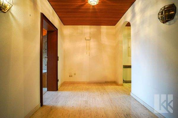 Ein großer Flur führt in die privaten Räume: ...