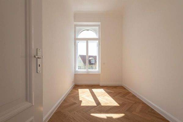 2. Kinder- Arbeits- oder Ankleidezimmer