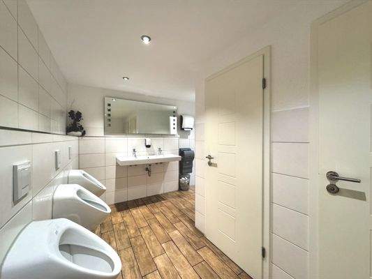 Herrentoilette Erdgeschoss