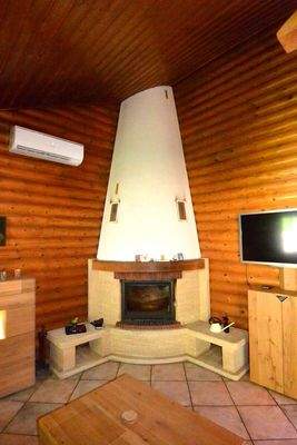 16  mit großem Kamin