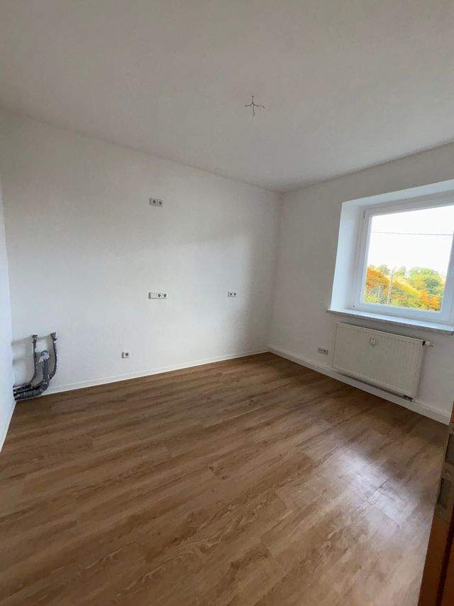 1 Monat Mietfrei nach Erstbezug! Helle 4 Raum Wohnung zu vermieten! - Photo 2