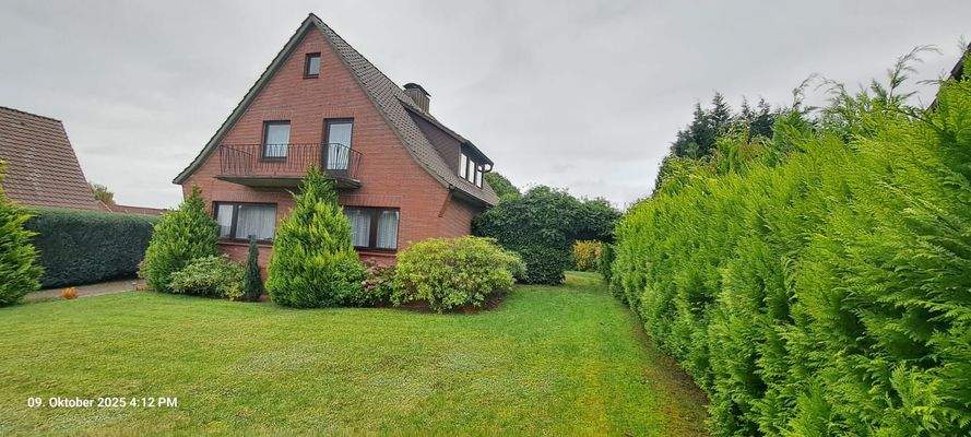 Straßenseite - von Nord-West