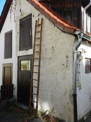 Nebengebäude mit Spitzboden