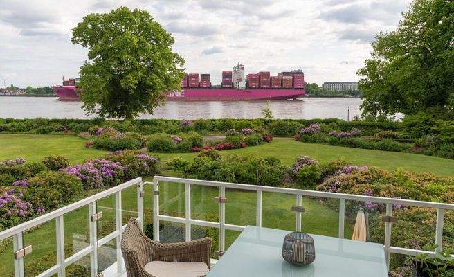 Elbbllick vom Balkon 