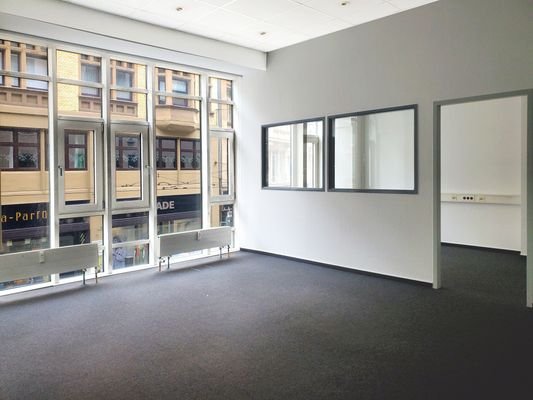 Empfang und Büro 1.jpg