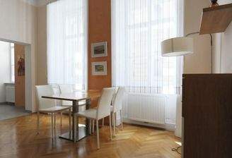 Wohnzimmer / living room