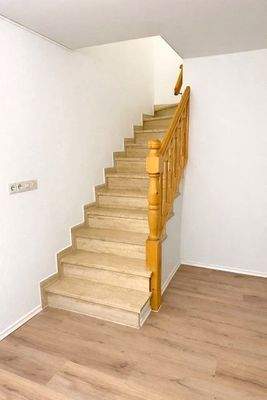 Treppe ins Untergeschoss.jpg