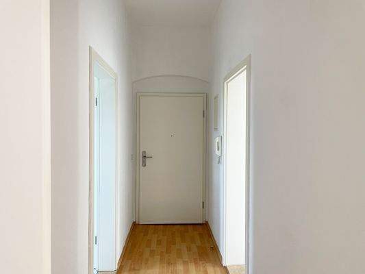 Flur, Wohnungstür.JPG