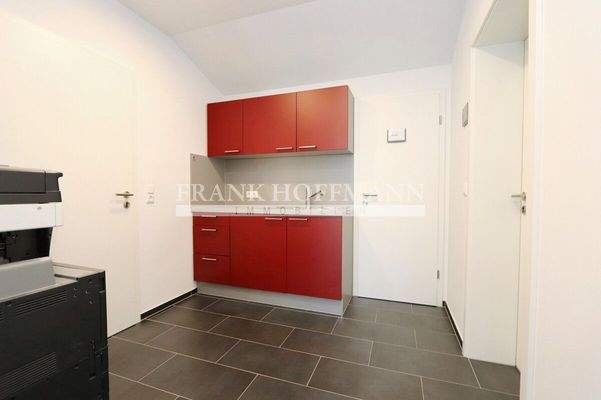 V8828 Bürogebäude Teeküche