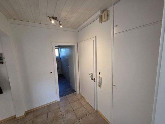 wohnungsflur Richtung Bad