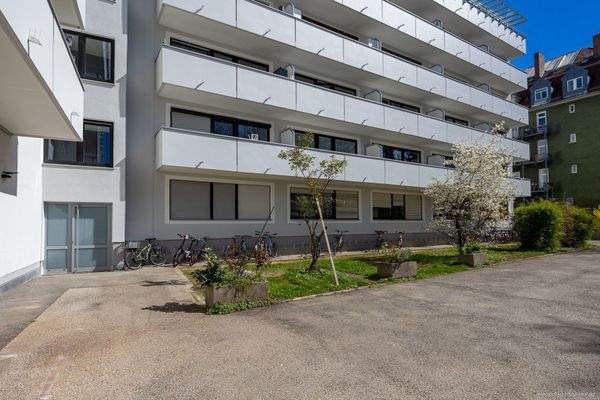 Außenaufnahme im Hinterhof