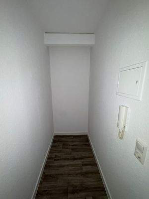 kleiner Abstellbereich im Flur