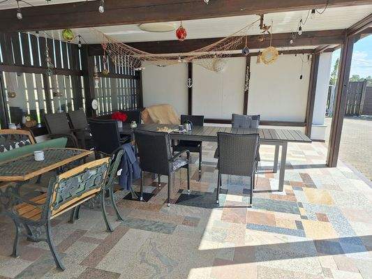 überdachte Terrasse