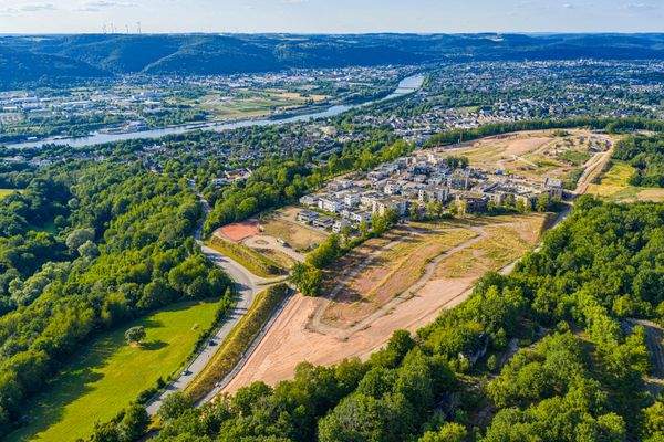 Urbanes Walddorf Luftbild 1