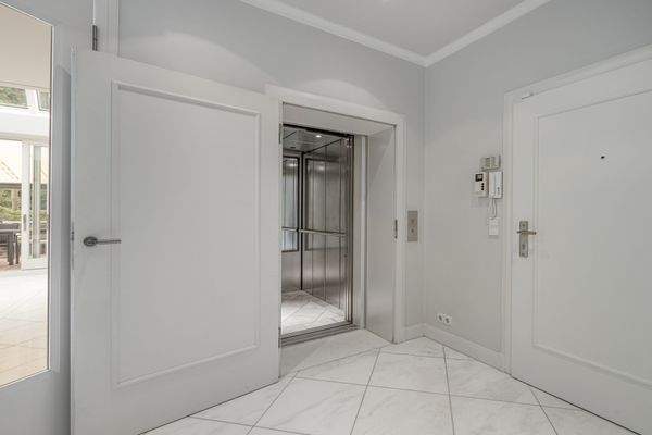 Fahrstuhl mit direktem Zugang zur Wohnung