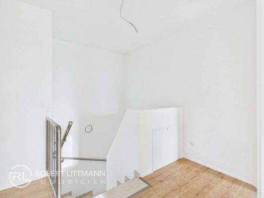 CAM04259G0-PR0187-STILL020