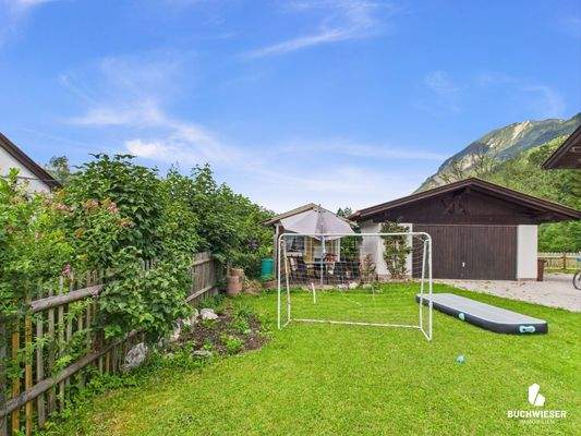 Garten mit Bergblick