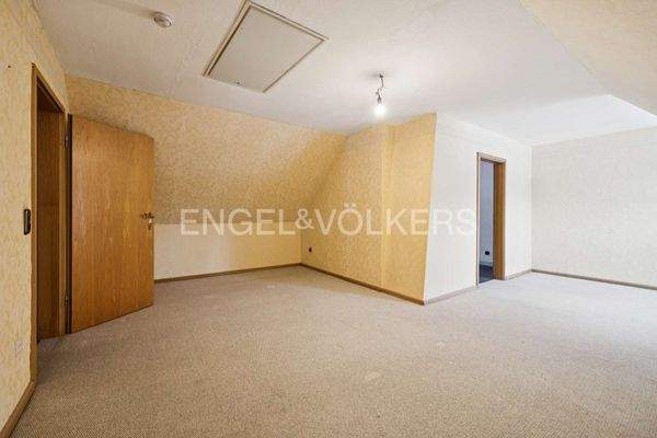 Weitere Ansicht Zimmer 2 im Dachgeschoss (Anbau)