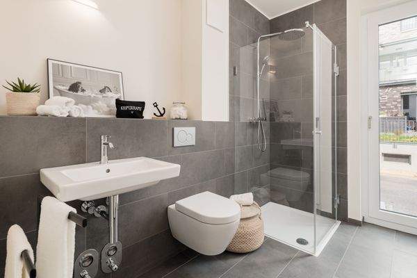 Modernes Tageslichtbad